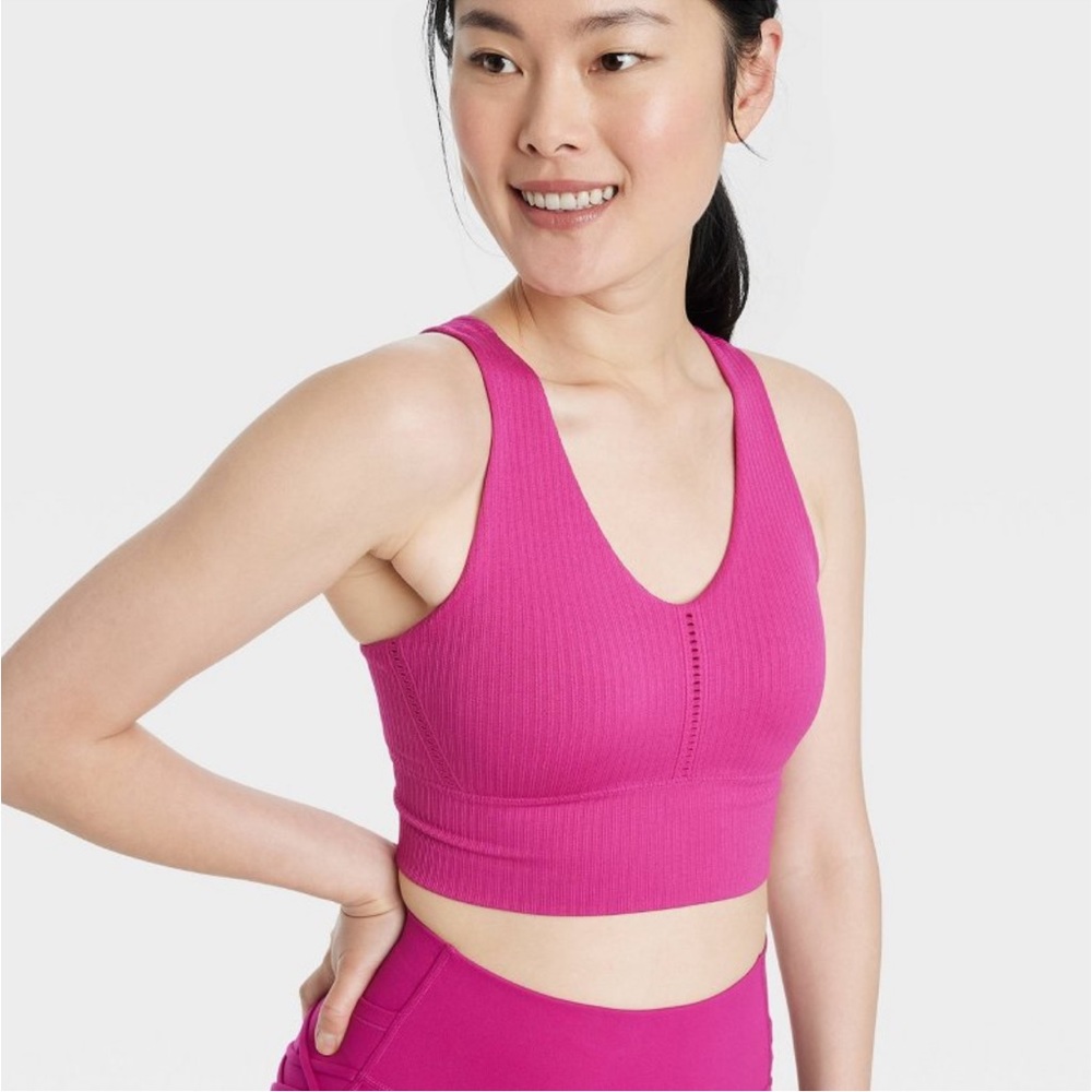 Barbie pink sport bra - super supportive and flattering !